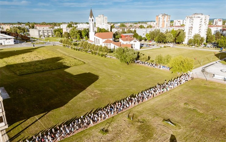 Tradicionalna tijelovska procesija ulicama grada Karlovca